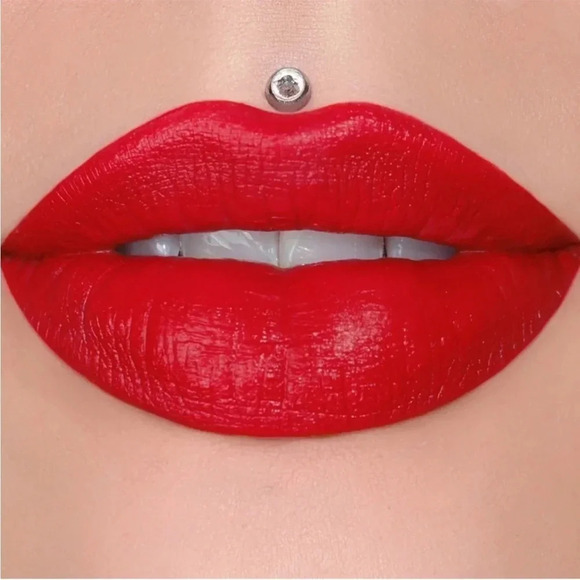 Jeffree Star Cosmetics Velvet Trap Lipstick in Red Affair NEW - Picture 1 of 9